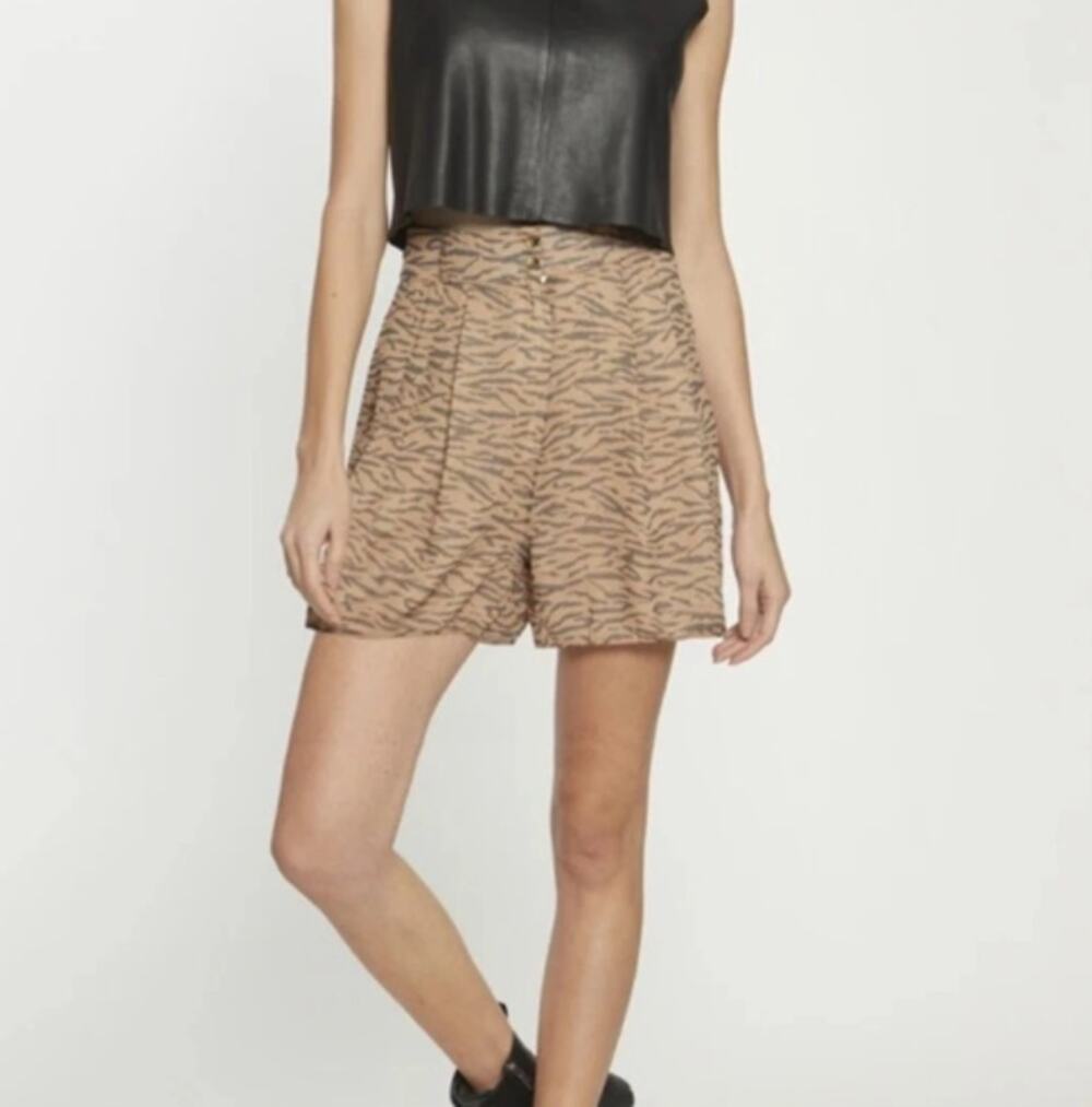 New WALTER BAKER Women's Bali Tiger Print Nanette Short Size 10